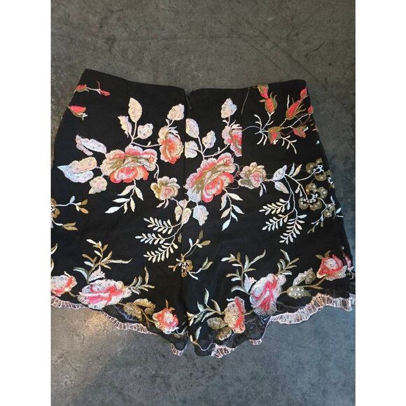 L'atiste Shorts - Picture 2 of 7